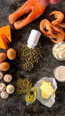 D vitamini ve Omega 3 içeren yiyecekler. Seçici odak.