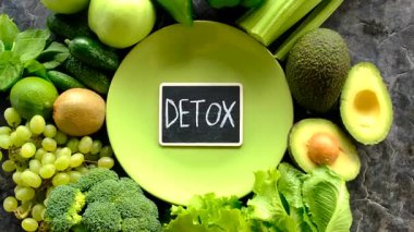 Detoks için yeşil gıdalar. Seçici odaklanma. Doğa.