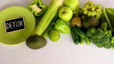 Detoks için yeşil gıdalar. Seçici odaklanma. Doğa.