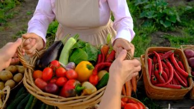 Sebze pazarında. Seçici odaklanma. Yiyecek..