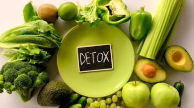 Detoks için yeşil gıdalar. Seçici odaklanma. Doğa.