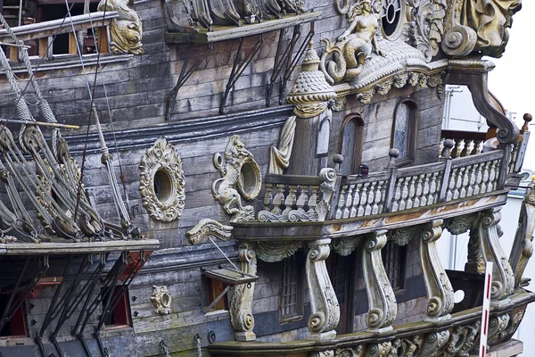 Vintage galleon, touristic attraction in Genoa, Italy — Stock Photo, Image