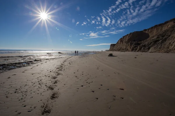 Wandelen op het strand van Santa Barbara — Stockfoto