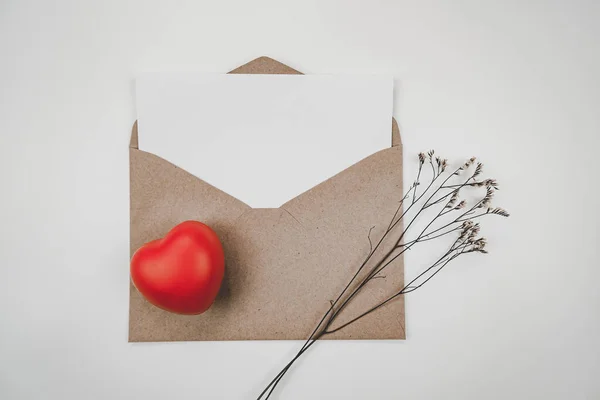 Blank White Paper Placed Open Brown Paper Envelope Red Heart — Stock Photo, Image