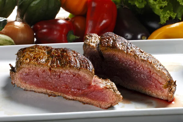 Gegrilltes Rindersteak — Stockfoto