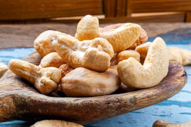 Kavrulmuş kaju fıstığı, geleneksel para devletinden.