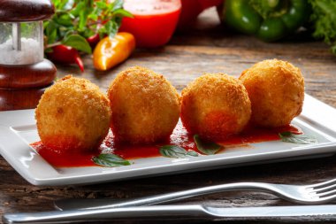 Morina köftesi, tuzlu balık kızartması, bunuelos de bacalao. Brezilya yemeği 