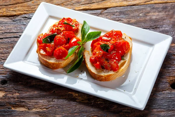 Cherry Tomato Bruschetta Basil — Stock Photo, Image