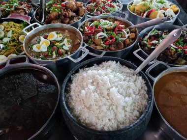 Japon ve Asyalı self-servis restoranı