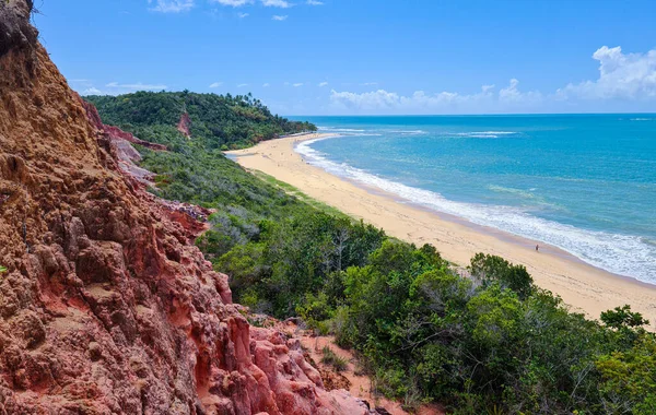Arraial d 'Ajuda, Brezilya' nın Bahia eyaletinde yer alan bir şehirdir.