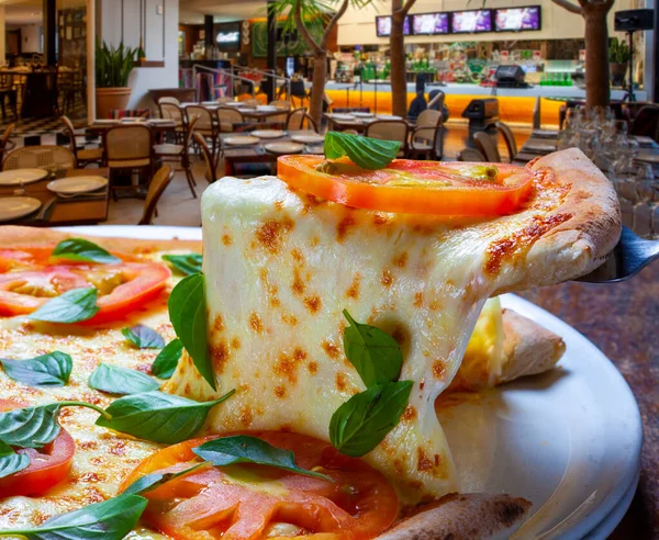 Rebanada Pizza Queso Derretido Margherita — Foto de Stock