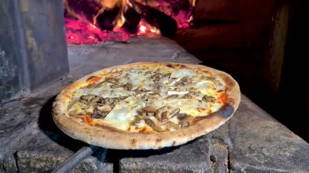 Pizzeria Dengan Oven Berbahan Bakar Kayu Pizza Buatan Sendiri Klip Video