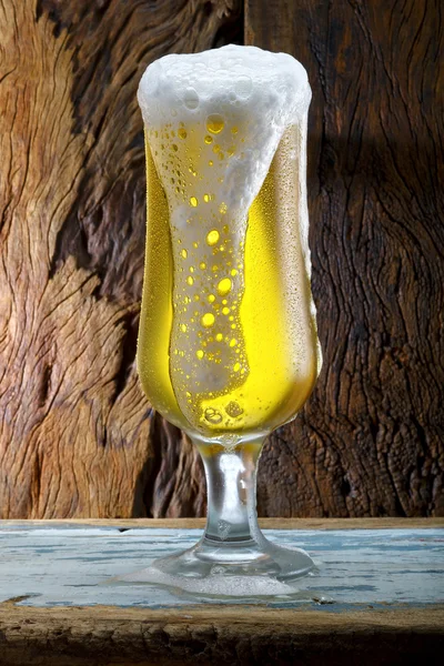 Segelas penuh bir — Stok Foto