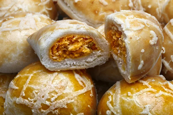 Bollos con queso y relleno de carne —  Fotos de Stock