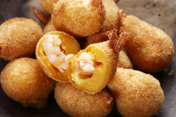 Roasted shrimps with cheese breading — 스톡 사진