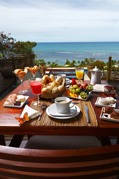 Breakfast  with fruits, buns and  juices — Stock Fotó