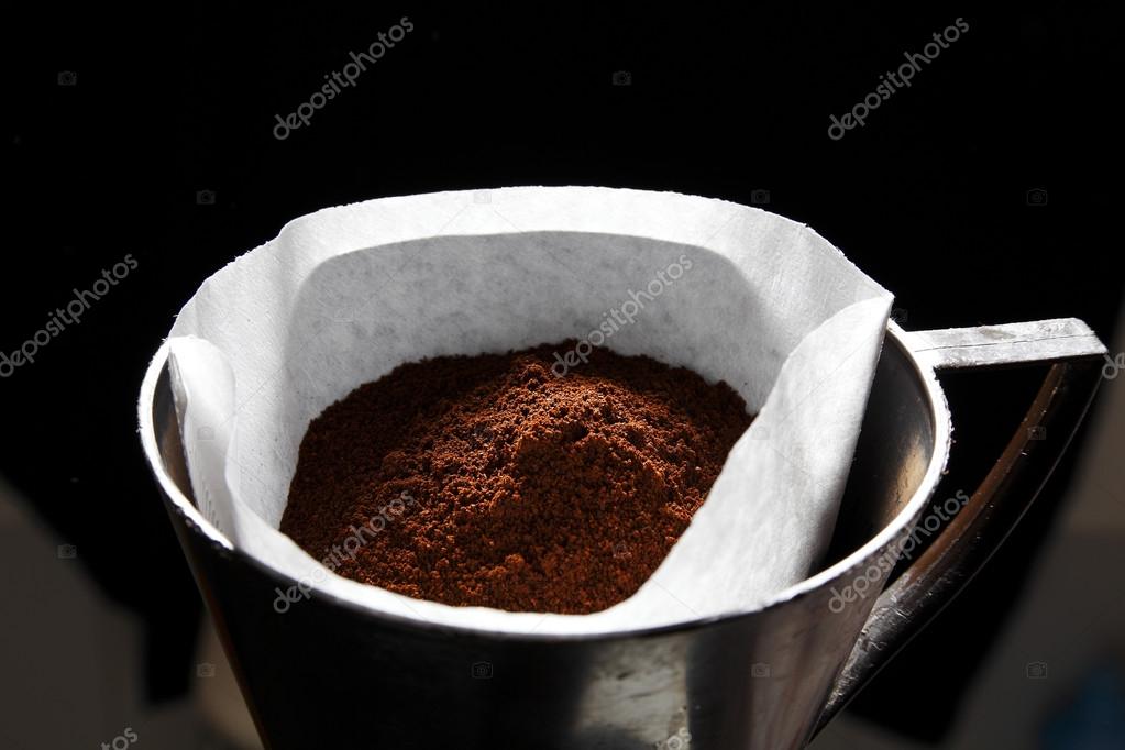 Кофейная гуща. Кофейный скраб в баночке. Спитый кофе. Кофейную гущу можно добавлять. Натуральный кофейный скраб.