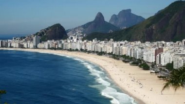 Copacabana Plajı, Rio de Janeiro görünümünü.