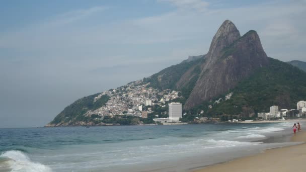 Weergave van Copacabana beach, Rio de Janeiro. — Stockvideo