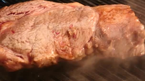 Izgara biftek. — Stok video