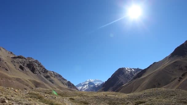 Weergave van het gezicht van de Zuid-van Aconcagua pick — Stockvideo