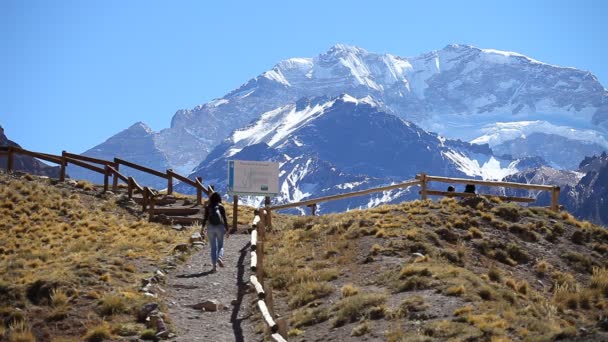 Vista da face sul da picareta de Aconcagua — Vídeo de Stock