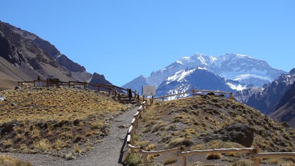 Vista de la cara Sur del Aconcagua — Vídeo de stock