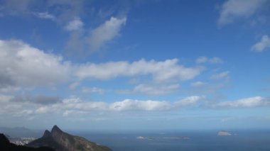 Güzel taş uçuşta kayma