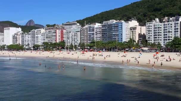 Voo de deslizamento na bela pedra — Vídeo de Stock