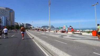 Güzel taş uçuşta kayma