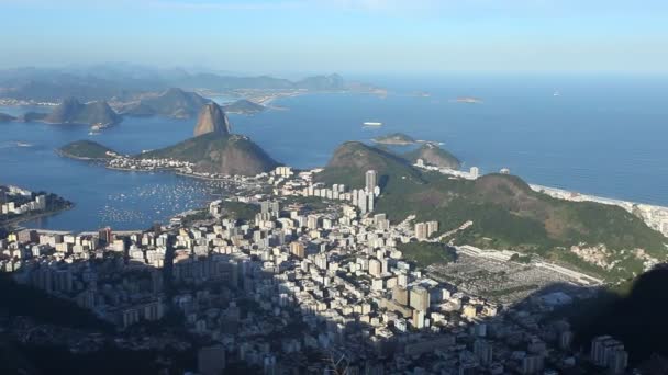 Voo de deslizamento na bela pedra — Vídeo de Stock