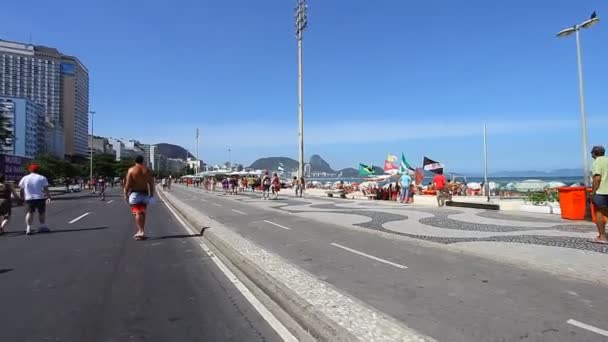 Vol à voile dans la belle pierre — Video