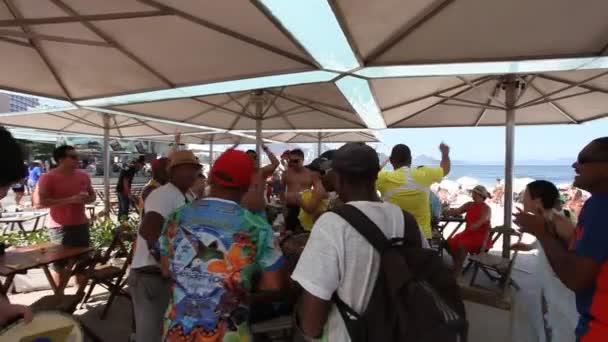 Vol à voile dans la belle pierre — Video