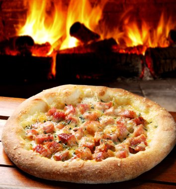 Güzel taze pizza servis