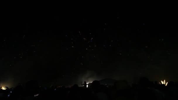 Spettacolare spettacolo pirotecnico sulla spiaggia di Copacabana — Video Stock