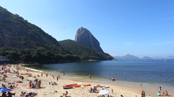 Pláži Copacabana v rio de janeiro — Stockvideo