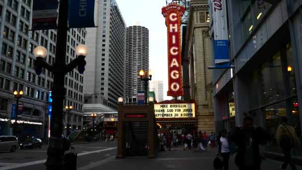 O famoso Teatro Chicago na State Street o — Vídeo de Stock