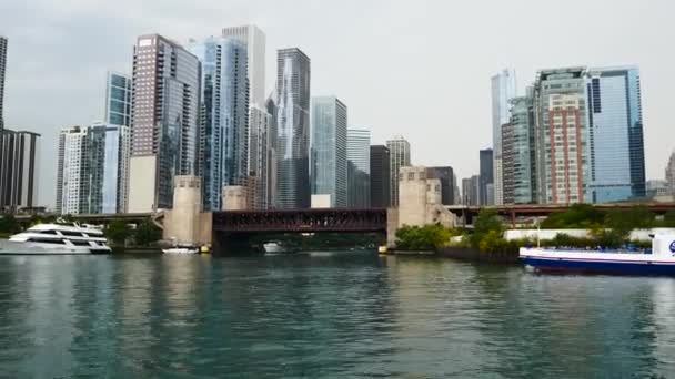 O rio Chicago entre os Grandes Lagos — Vídeo de Stock