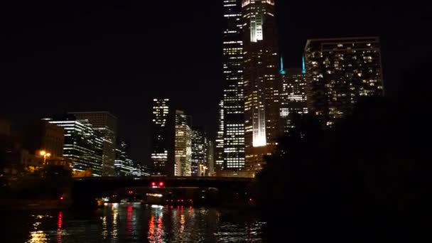 Chicago Nehri'nden şehir manzarası , Büyük Göller — Stok video