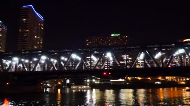 Chicago Nehri'nden şehir manzarası , Büyük Göller