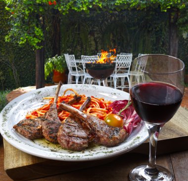 Makarna Barbekü Izgara kuzu