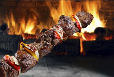 alev arka plan ile sebze ile Barbekü