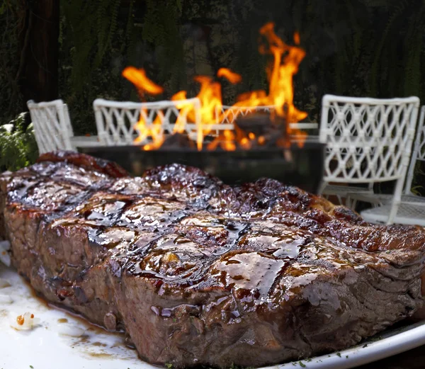 Jen vařené, grilované steaky — Stock fotografie