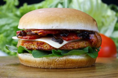 Amerikan tarzı lezzetli burger