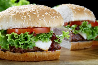 Amerikan tarzı lezzetli burger