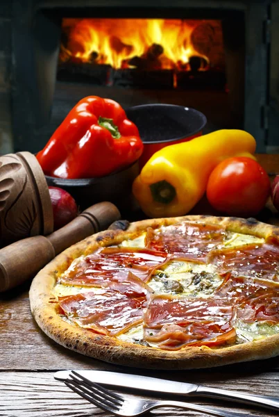 Fresh and tasty italian pizza — Stock Photo, Image