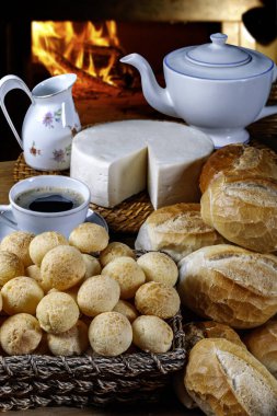 Peynirli ekmek, Fransız ekmeği, Canastra peyniri...