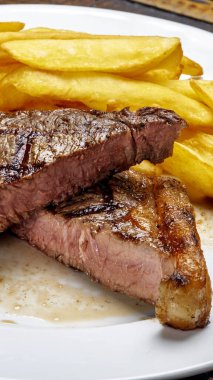 Chorizo bifteği, geleneksel Arjantin ızgarası.