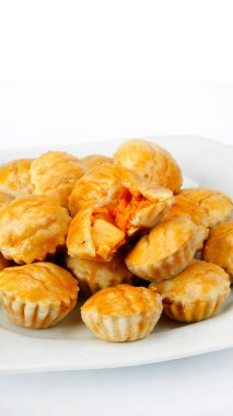 Brezilya aperatiflerine vurgu yap. Tavuklu turta.