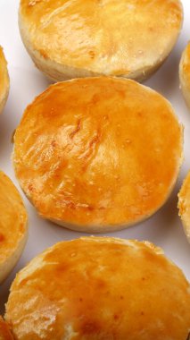 Brezilya aperatiflerine vurgu yap. Tavuklu turta.